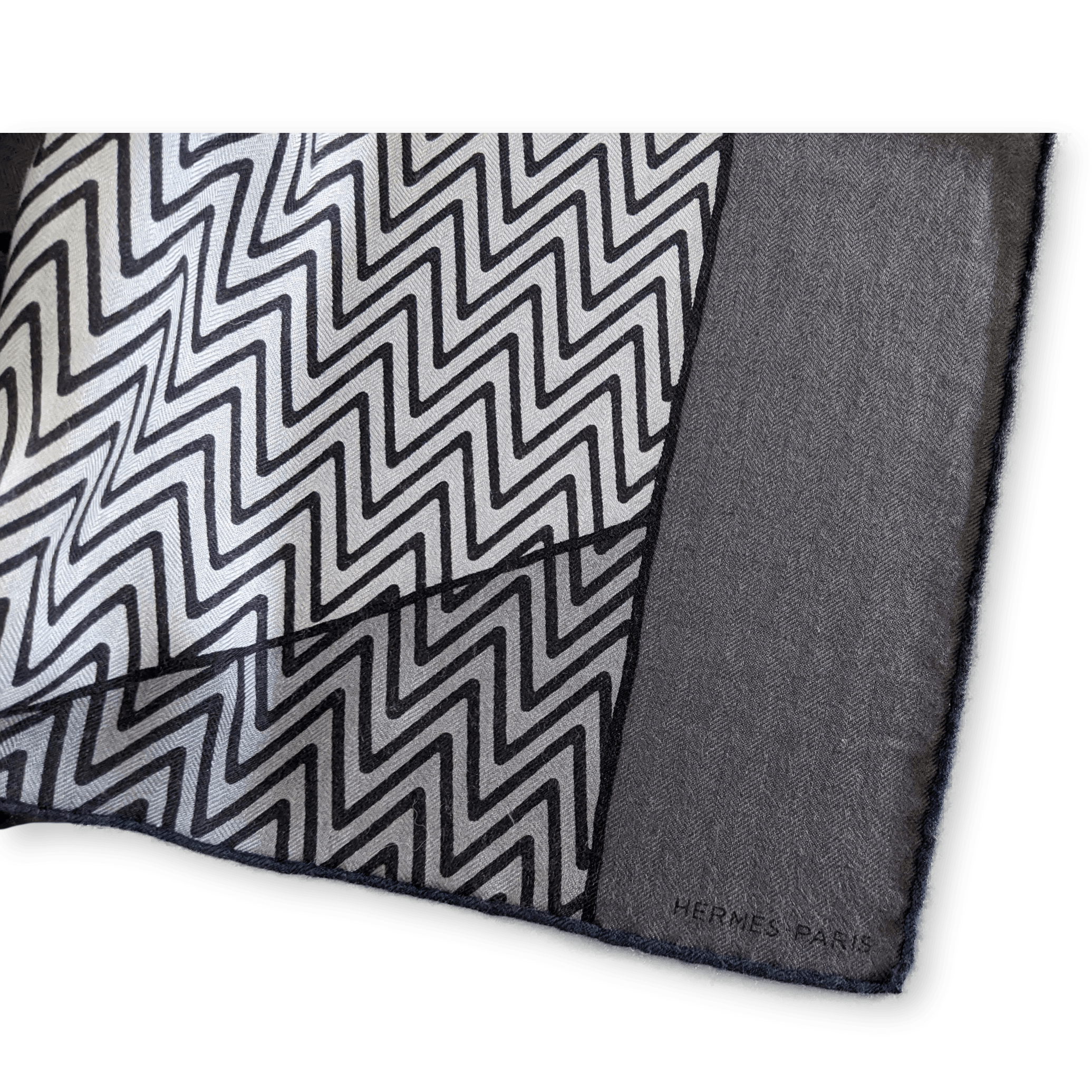 Hermes Men's Grey/Navy HARNAIS DE CABRIOLET 70% Cashmere Carre H 100 cm