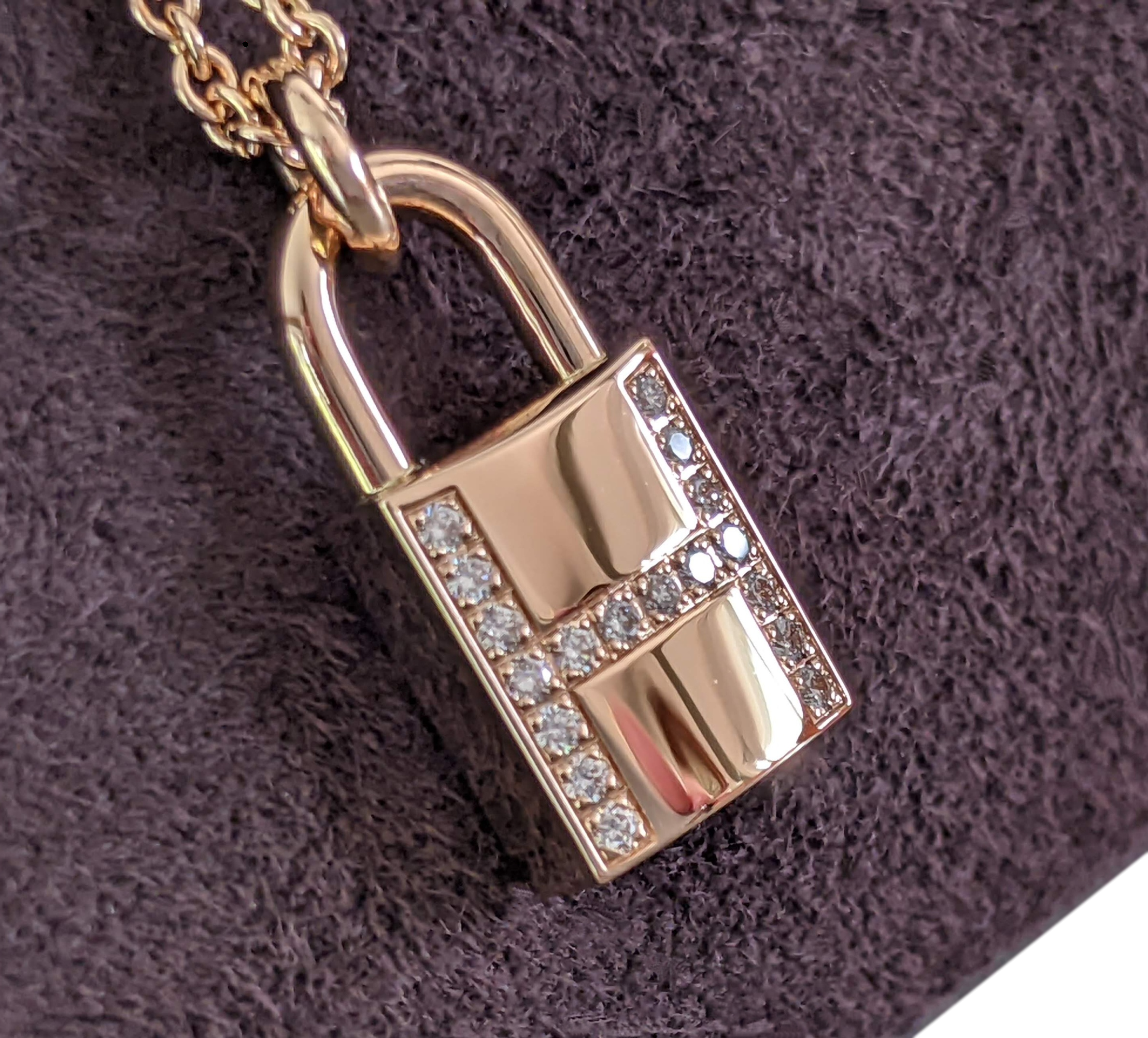 HERMES KELLY CADENAS Pink Gold and Damonds Pendant Necklace