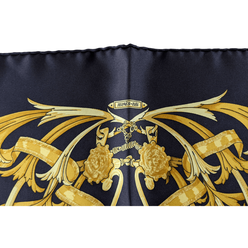 HERMES Black/Gold Le Mors a la Connetable Twill Silk Gavroche 45 x 45 cm