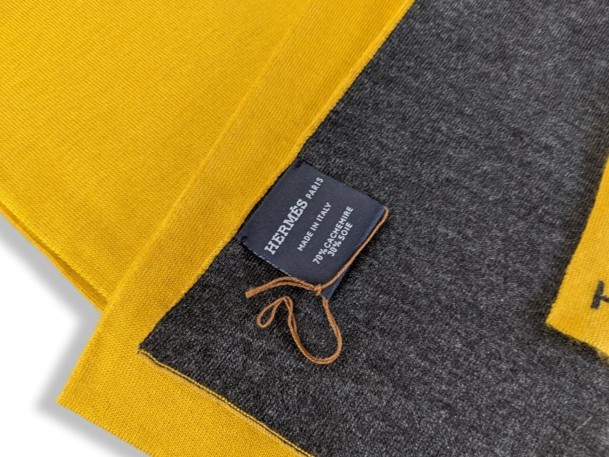 Hermes Men's Safran/Anthracite ALLER RETOUR MUFFLER 70% Maille Cashmere Stole 30 x 180 cm, New! - poupishop