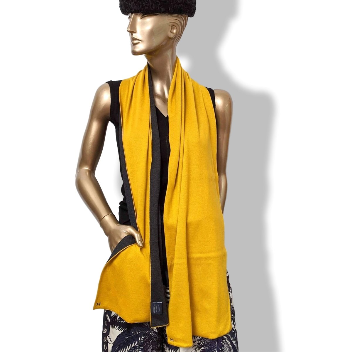 Hermes Men's Safran/Anthracite ALLER RETOUR MUFFLER 70% Maille Cashmere Stole 30 x 180 cm, New! - poupishop