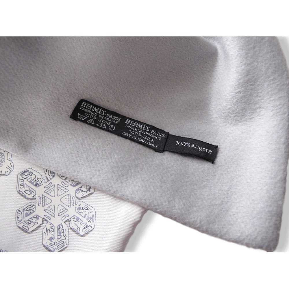 Hermes Pearl Grey Feux de L'hiver Blanc Matte Overlay Snowflakes Printed Twill & Angora Etole Stole 12"x 67", New! - poupishop