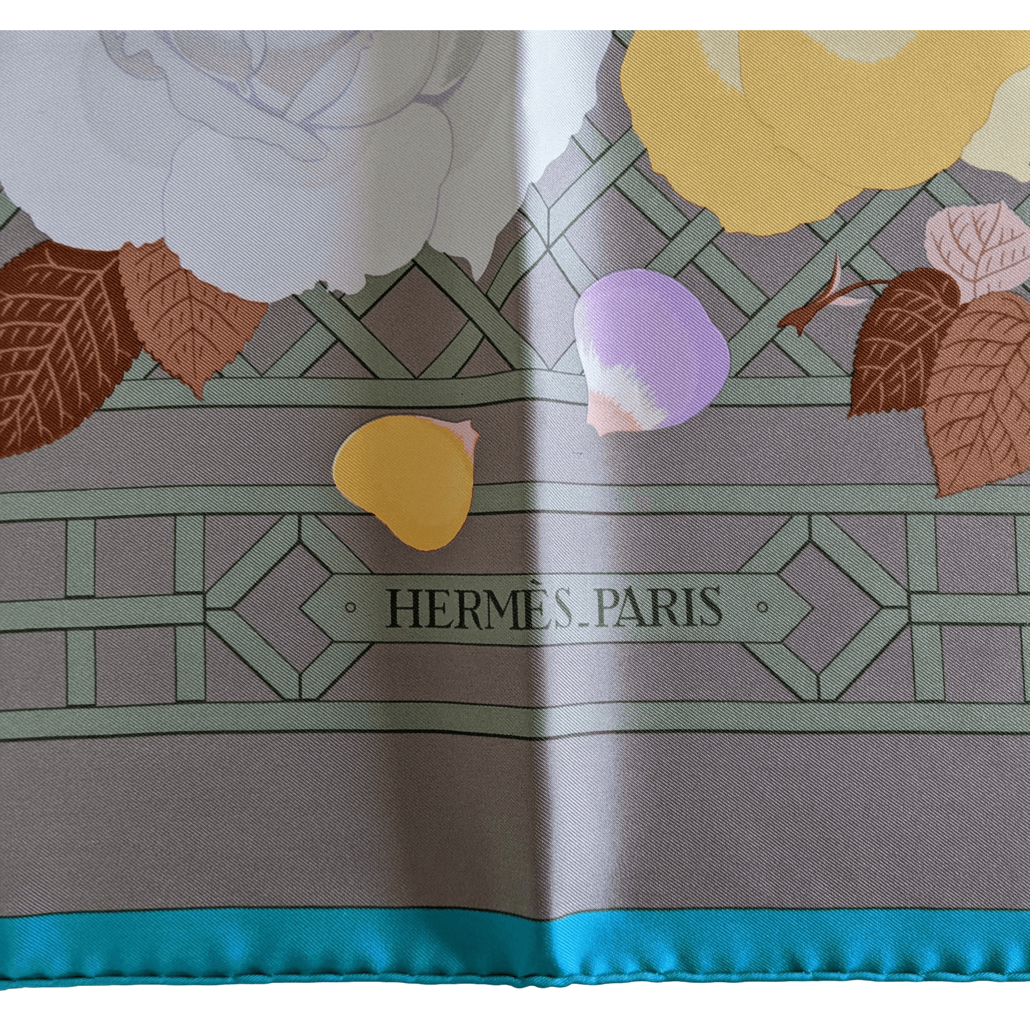 HERMES 1980s Roseraie by Christiane Vauzelles Twill Silk Scarf 90 x 90 cm
