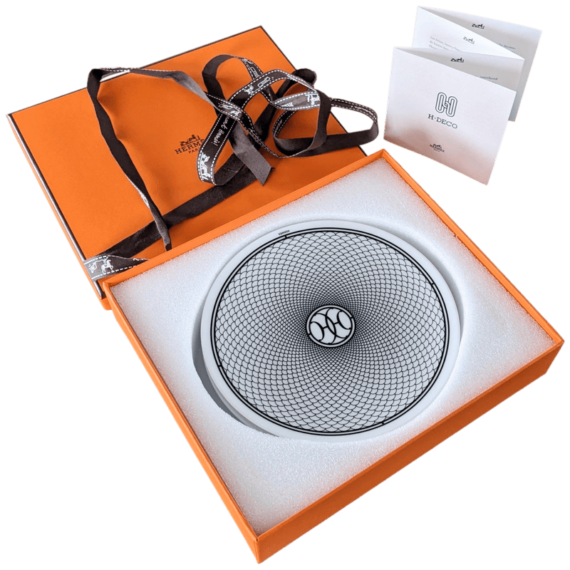 HERMES H Deco N° 1 Set of 2 Porcelain Bread Plates, New in Box HERMES H Deco N° 1 Set of 2 Porcelain Bread Plates, New in Box