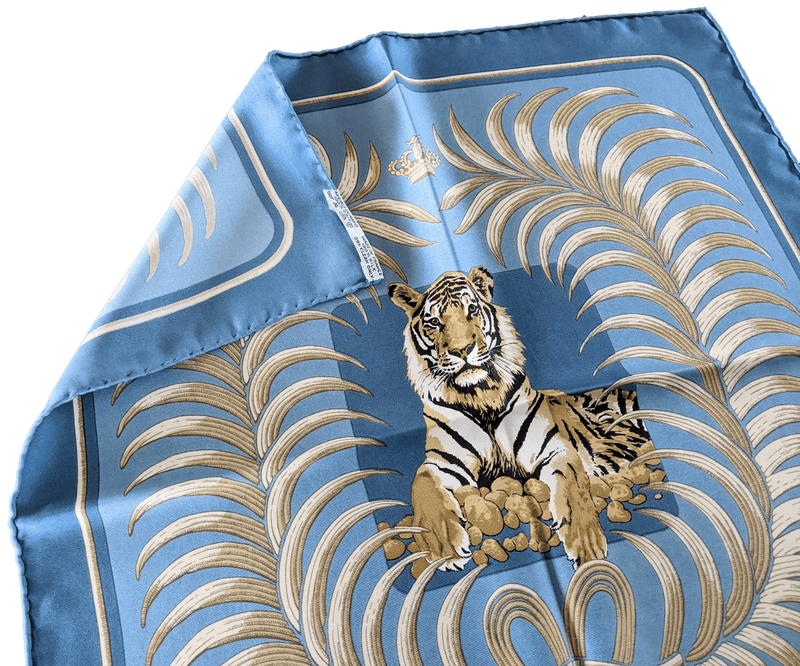 HERMES TIGRE ROYAL Blue/Gold Twill Gavroche 45 x 45 cm