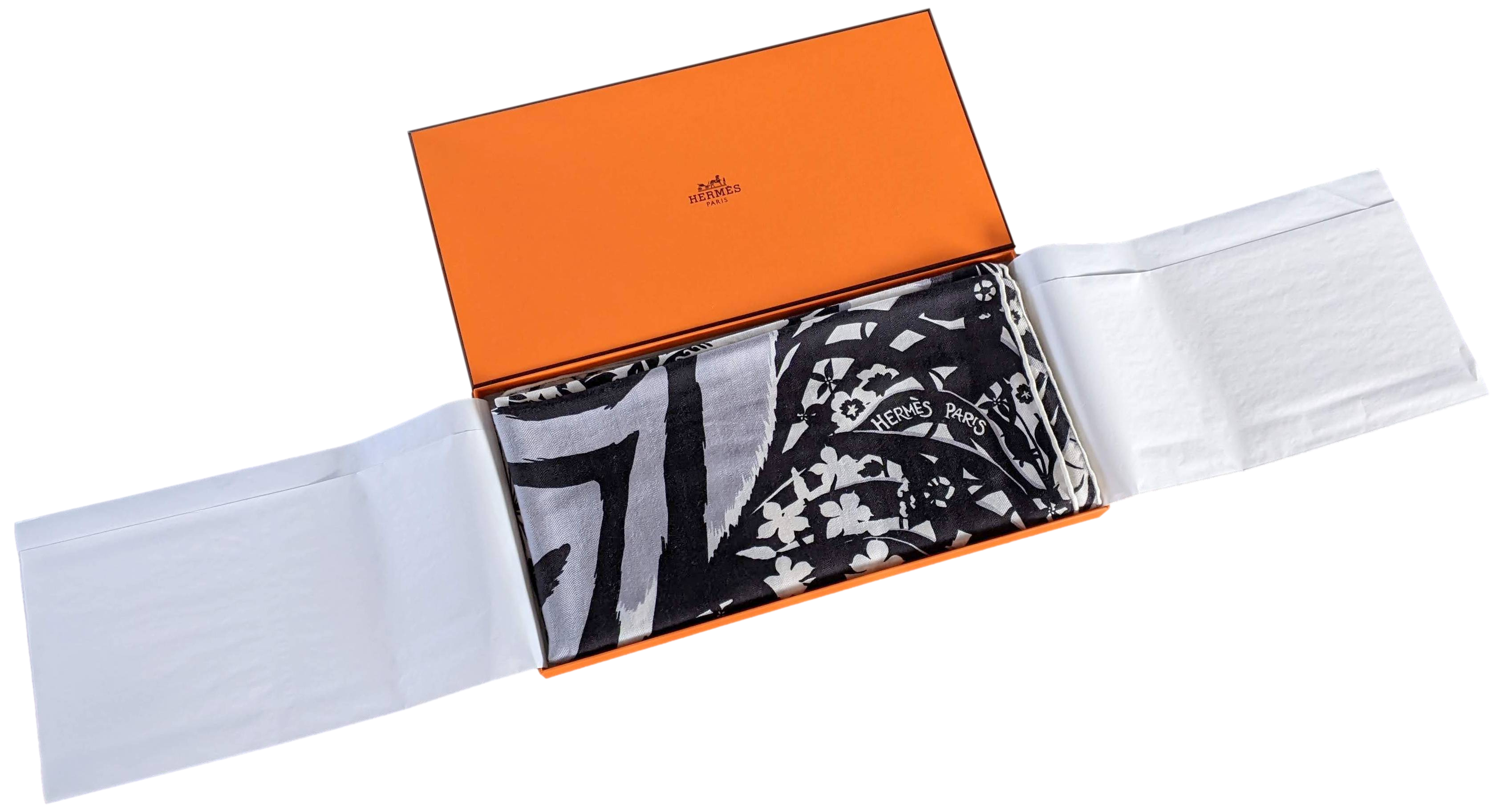 Hermes 2015 Noir/Blanc B/W "Tyger Tyger" by Alice Shirley Cashmere Shawl 140 x 140 cm