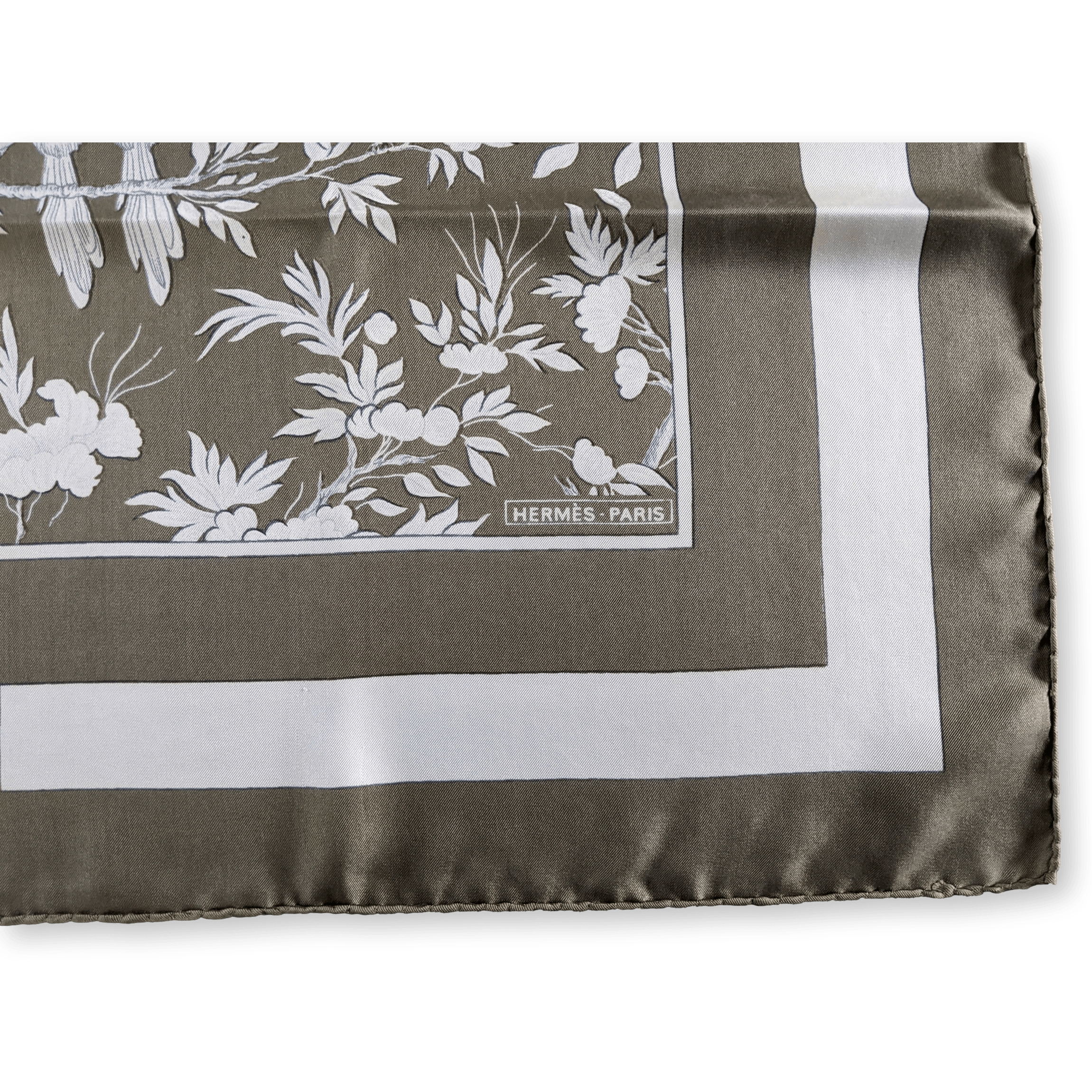 HERMES 1963 Vieille Chine by Mme La Torre Twill Silk Carre 90 x 90 cm