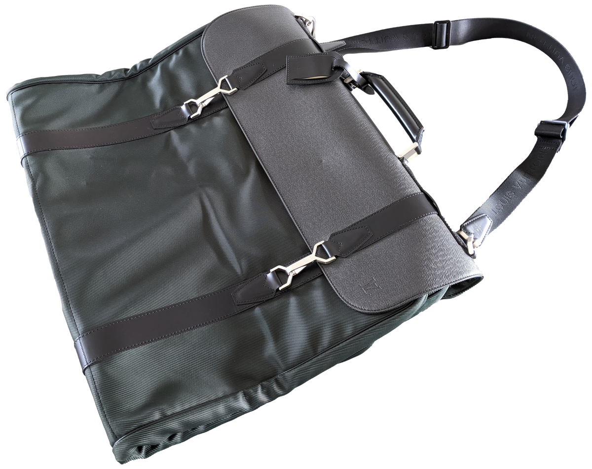 Louis Vuitton Noir/Vert Taiga Leather Brushed Metal " Portable Gibeciere " Garment Travel Bag GM