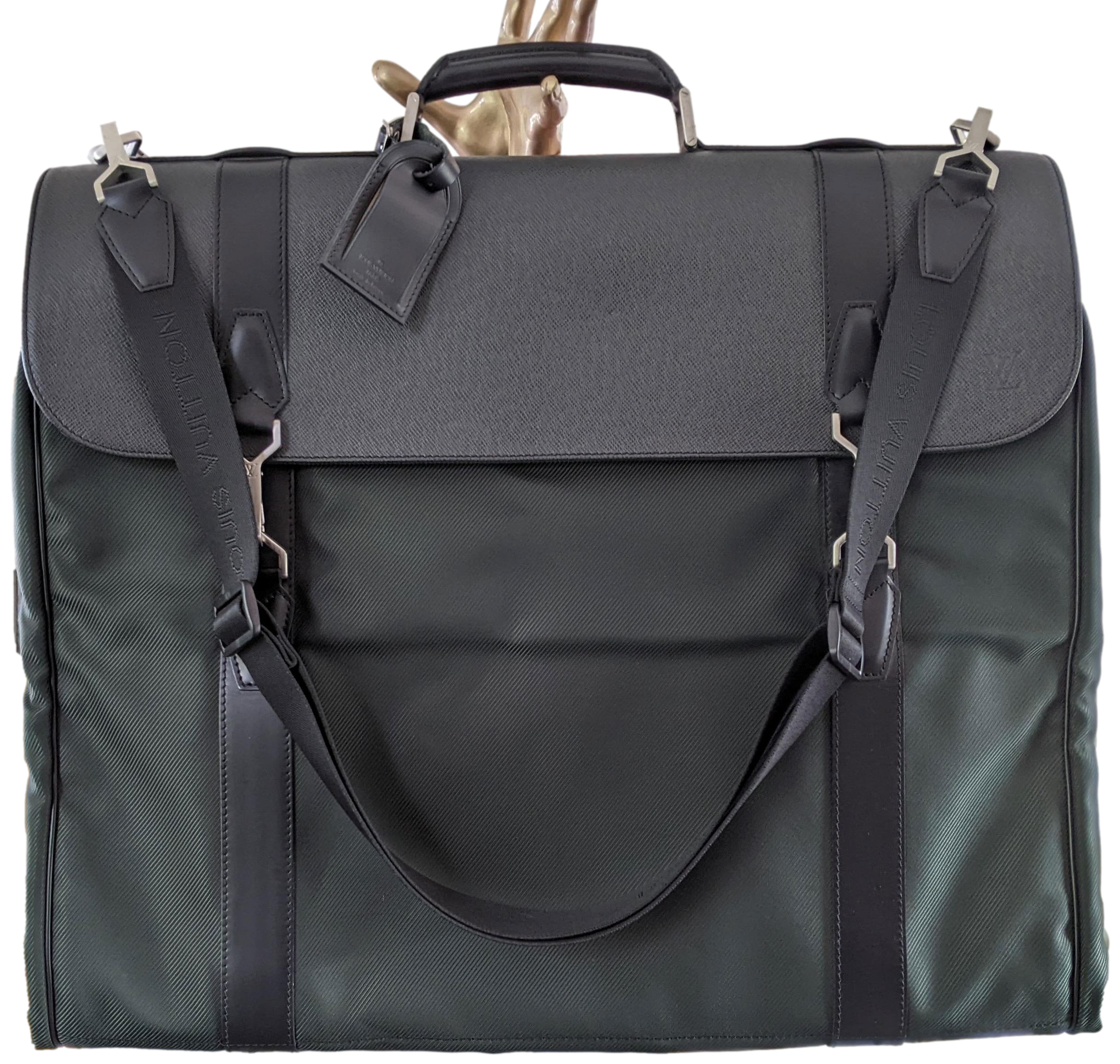 Louis Vuitton Noir/Vert Taiga Leather Brushed Metal " Portable Gibeciere " Garment Travel Bag GM