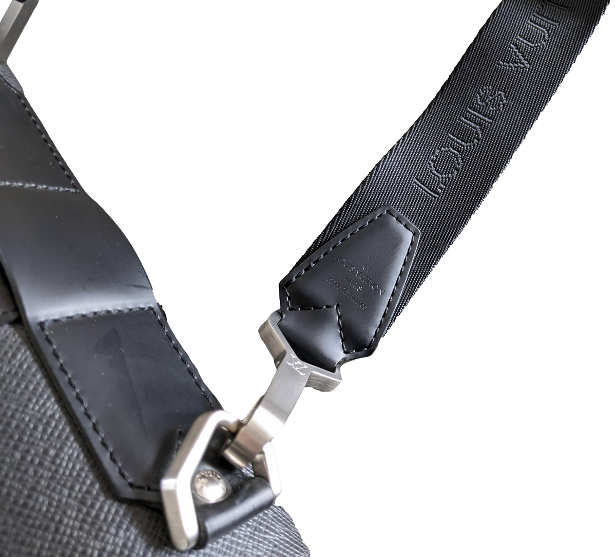 Louis Vuitton Noir/Vert Taiga Leather Brushed Metal " Portable Gibeciere " Garment Travel Bag GM