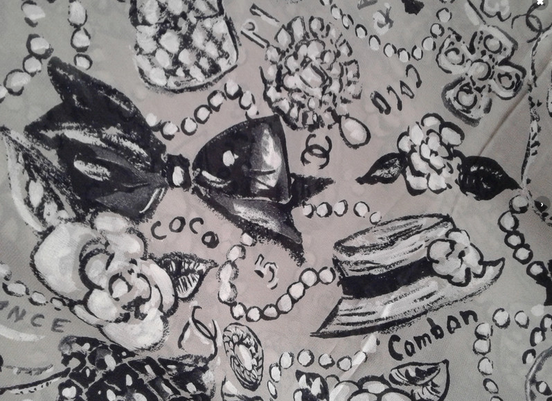 Chanel SS 1993 GrIs/Blanc "Cambon" Crepe of Silk Fabric 140 x 300 cm, RARE!