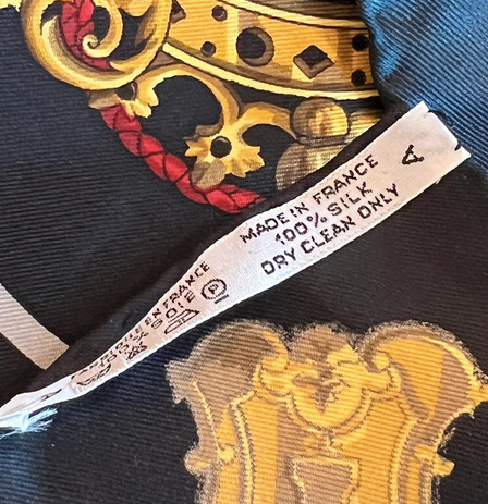 Produits Hermes Noir "Les Clefs" Twill Silk Scarf 90 x 90 cm Informations