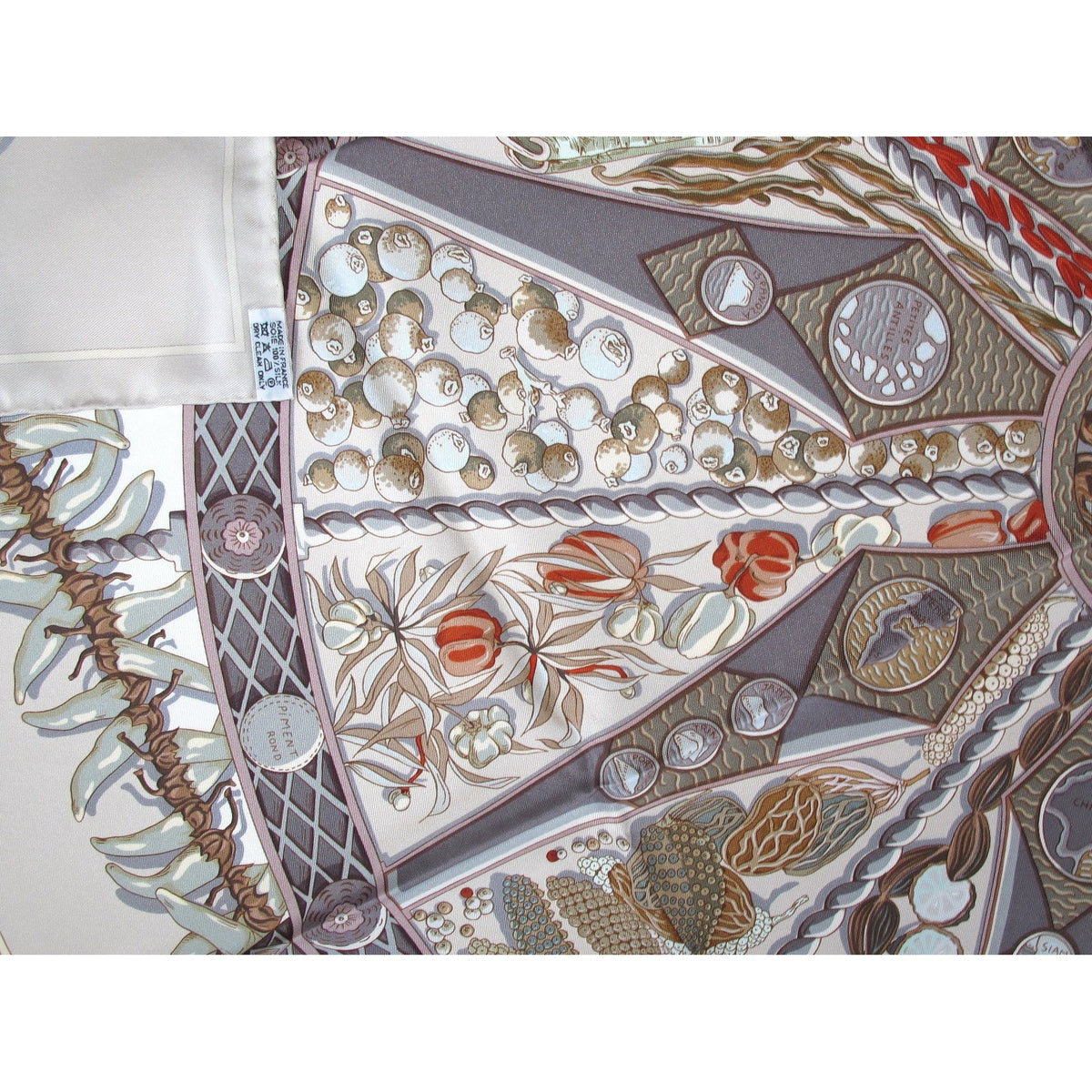 Hermes Au Pays des Epices by Annie Faivre Twill 90