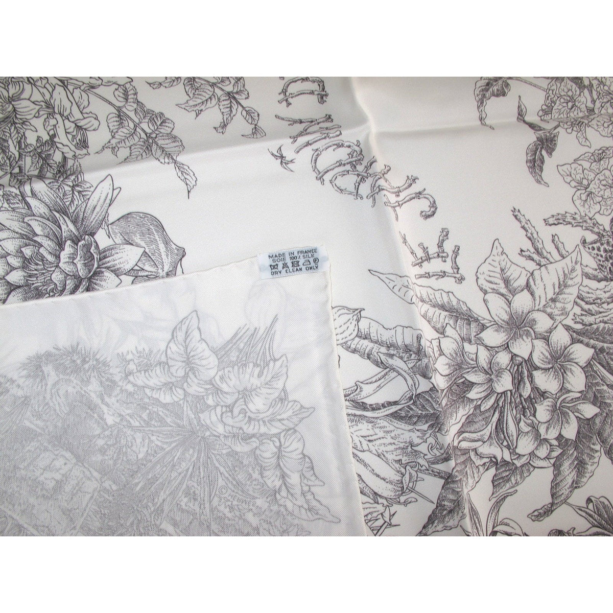 Hermes 2014 cw05 Black White Le Jardin de Leila Twill 90