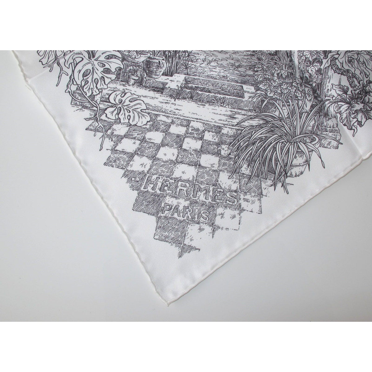 Hermes 2014 cw05 Black White Le Jardin de Leila Twill 90