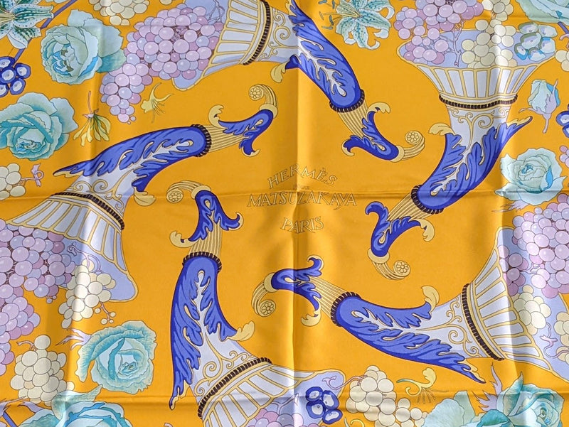 Hermes 1996 Special Issue Dpt Store Ginza "Fleurs & Raisins Matsuzakaya" by Christiane Vauzelles Twill Sacrf 90cm