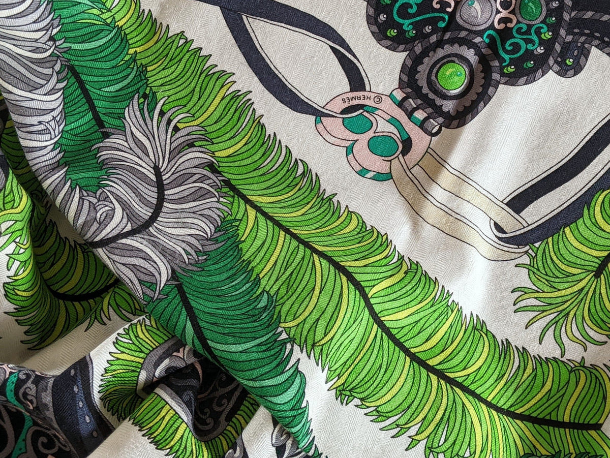 Hermes 2014 Blanc/Vert "Sous l'Egide de Mars" by Pierre Marie Cashmere Shawl 140