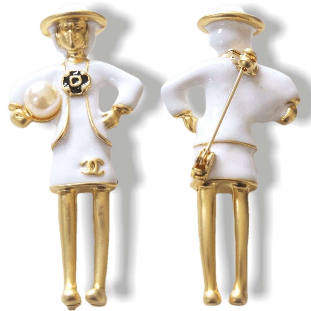 Chanel 2016 White/gold Enamelled CoCo Brooch Vip! - poupishop