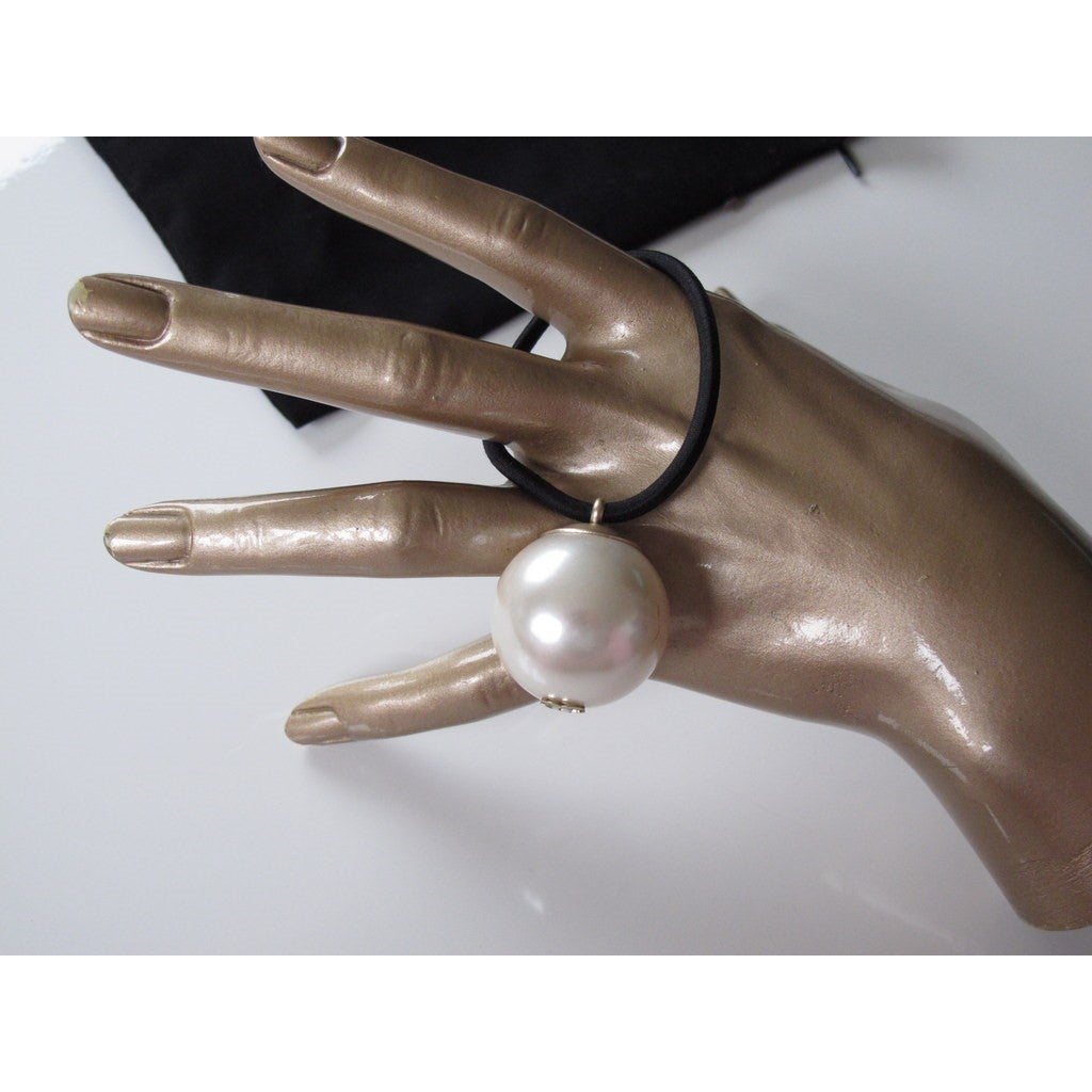 Chanel 2017 Runway Jumbo Pearl CC Logo Hair Tie - poupishop