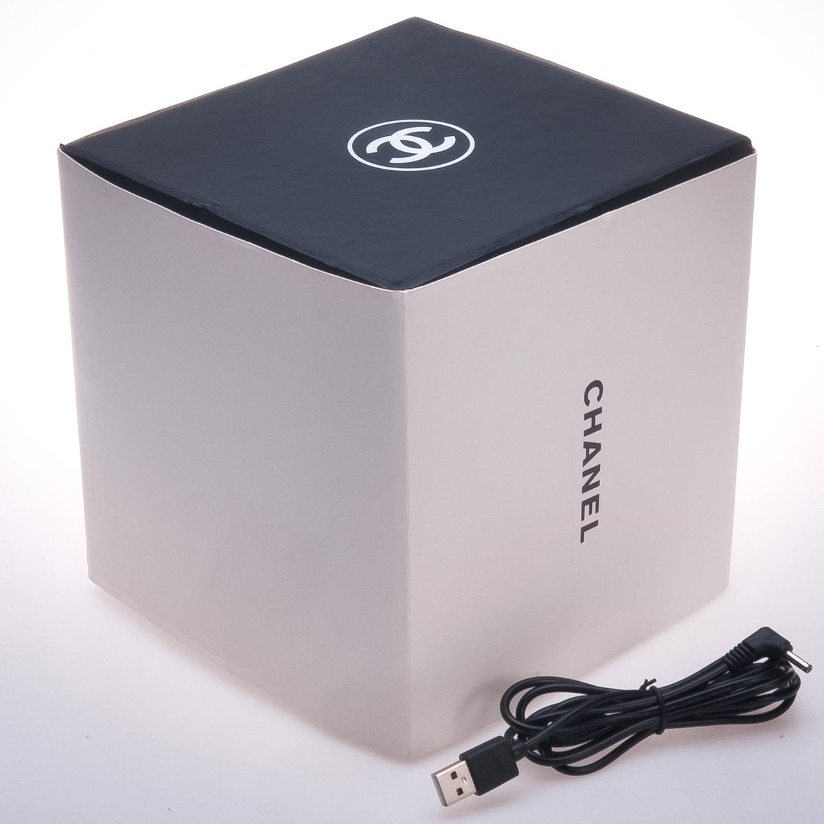Chanel 5 Gigantic USB Rechargeable Snowball Globe, NIB! - poupishop