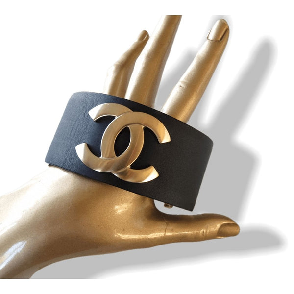 Chanel Exclusive Edition Decembre 2017 Aged Gold Logo Leather Manchette Bracelet, NIB! - poupishop