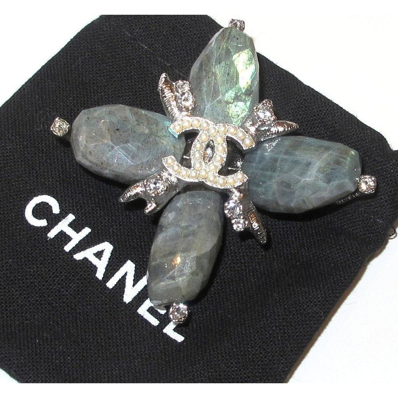 Chanel Iridescent Faceted Stones Clover Gripoix Pendant Brooch, New! - poupishop