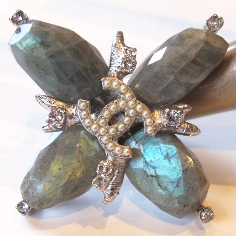 Chanel Iridescent Faceted Stones Clover Gripoix Pendant Brooch, New! - poupishop