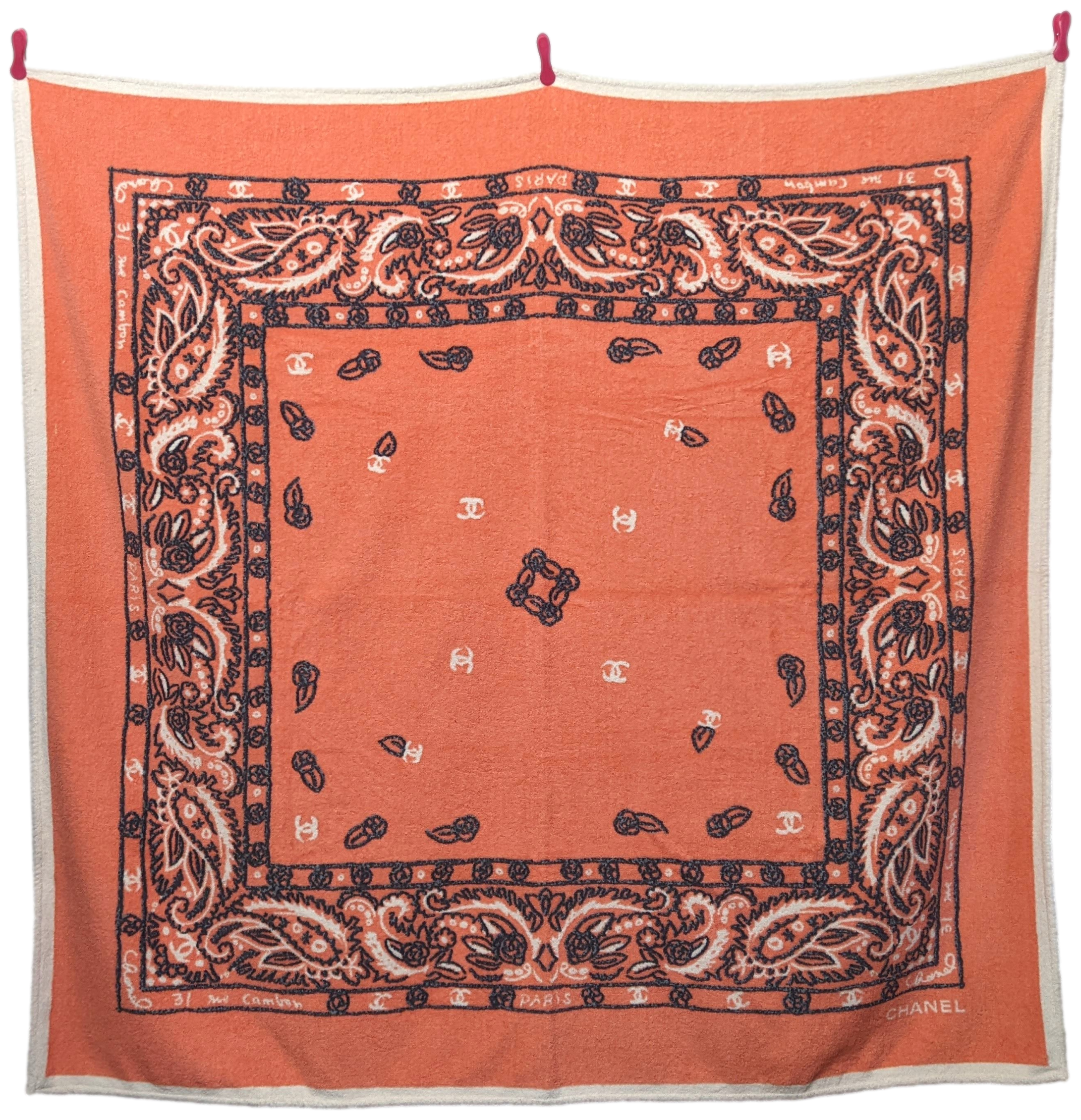 Produits Chanel Pink/White "Rue Cambon" Terry Cotton Beach Towel 140 x 150 cm