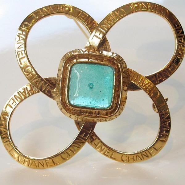 Chanel SS 1996 Clover Poured Glass Gripoix Pendant Brooch - poupishop