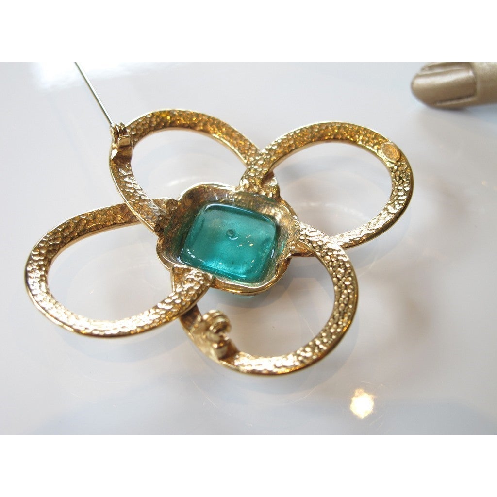 Chanel SS 1996 Clover Poured Glass Gripoix Pendant Brooch - poupishop