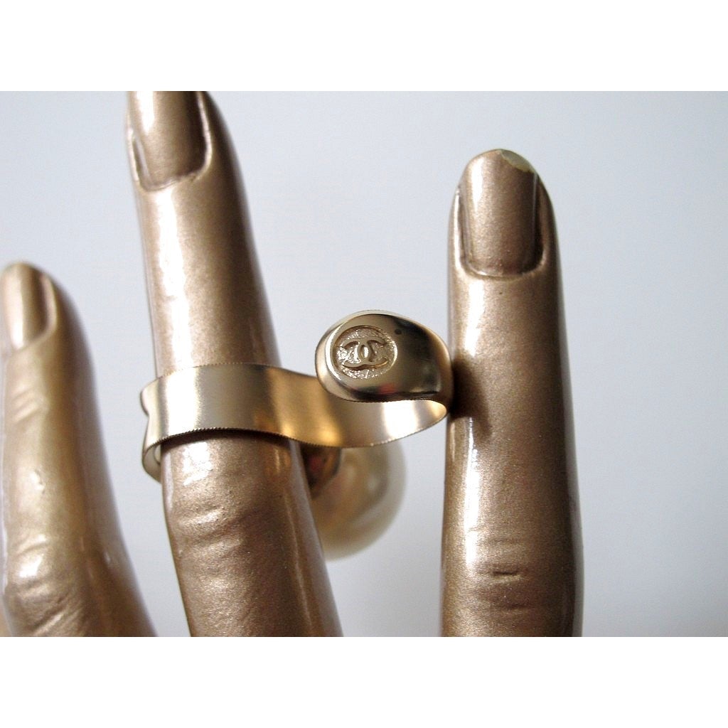 Chanel SS 2014 Permabrass Pearl Oversized Ring, New! - poupishop