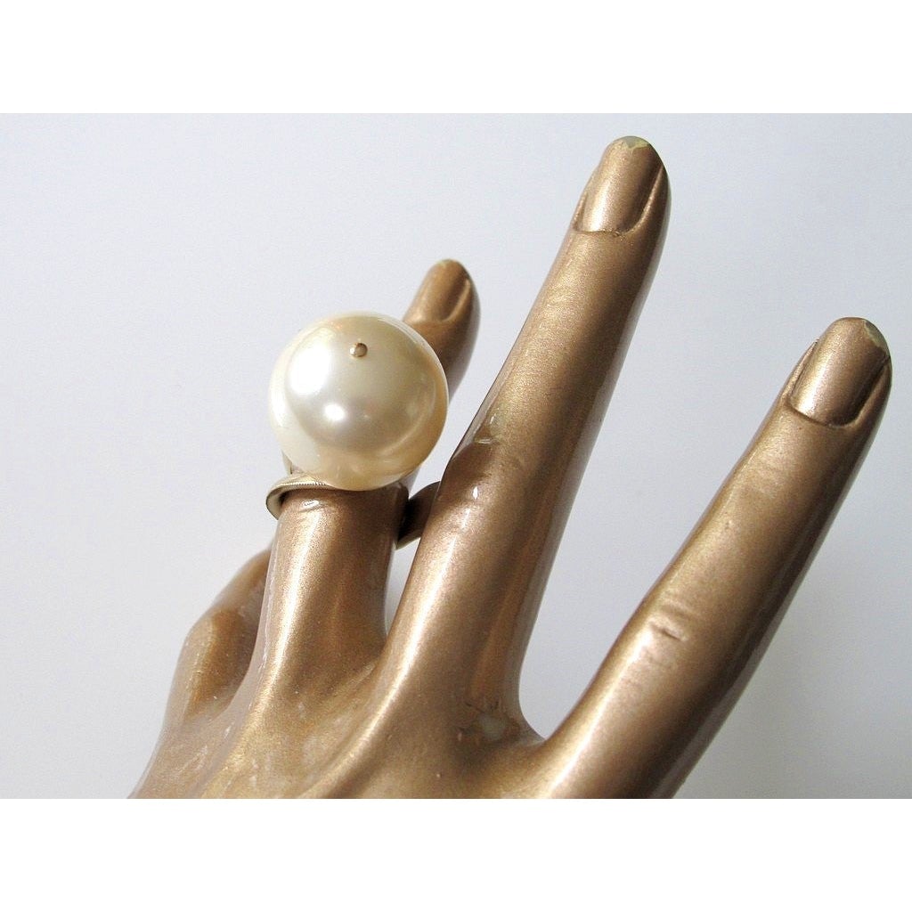Chanel SS 2014 Permabrass Pearl Oversized Ring, New! - poupishop