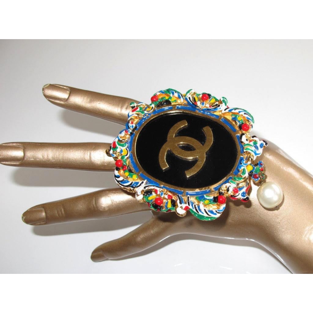 Chanel Vintage 1960s Huge Enamel Pendant/Locket Brooch, Very Impressive! - poupishop