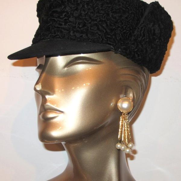 Chanel Vintage Circa 1984-1989 Pearls Gripoix Dangle Earrings - poupishop