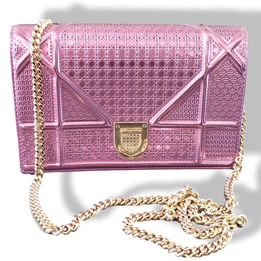Christian Dior Pink Metallic Calfskin Micro-Cannage DIORAMA POUCH 19 cm Pochette Flap Bag WOC, New! - poupishop