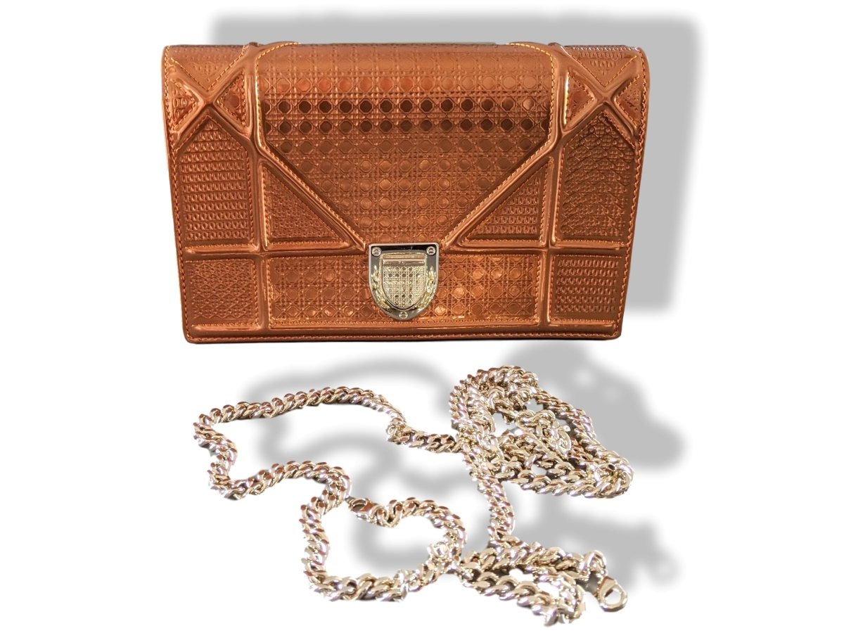 Christian Dior Purple Orange Metallic Calfskin Micro-Cannage DIORAMA POUCH 19 cm Pochette Flap Bag WOC, New! - poupishop