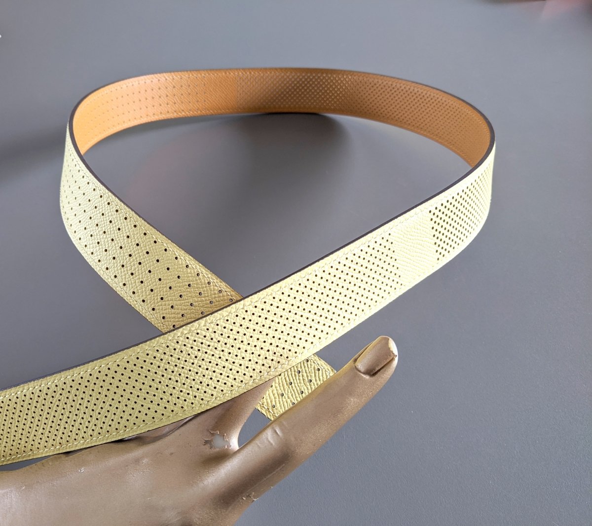 Hermes [110] Caramel/Poussin Perforated Epsom KADENCE Reversible Leather Strap Belt 32 MM Sz 100, NIB! - poupishop