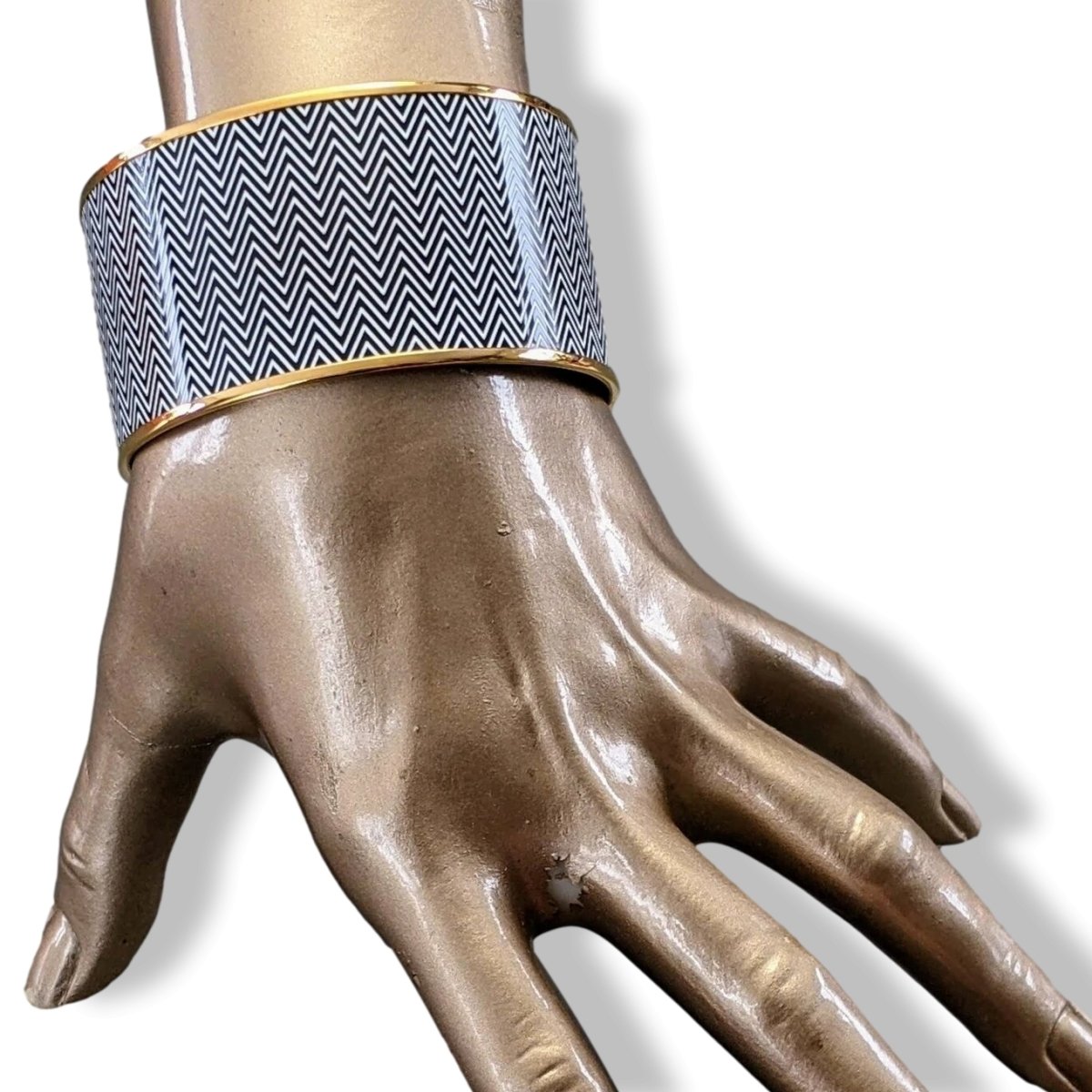 Hermes [121] Enamel CHEVRON XL GHW Bangle Bracelet Sz 070, BNIB! - poupishop