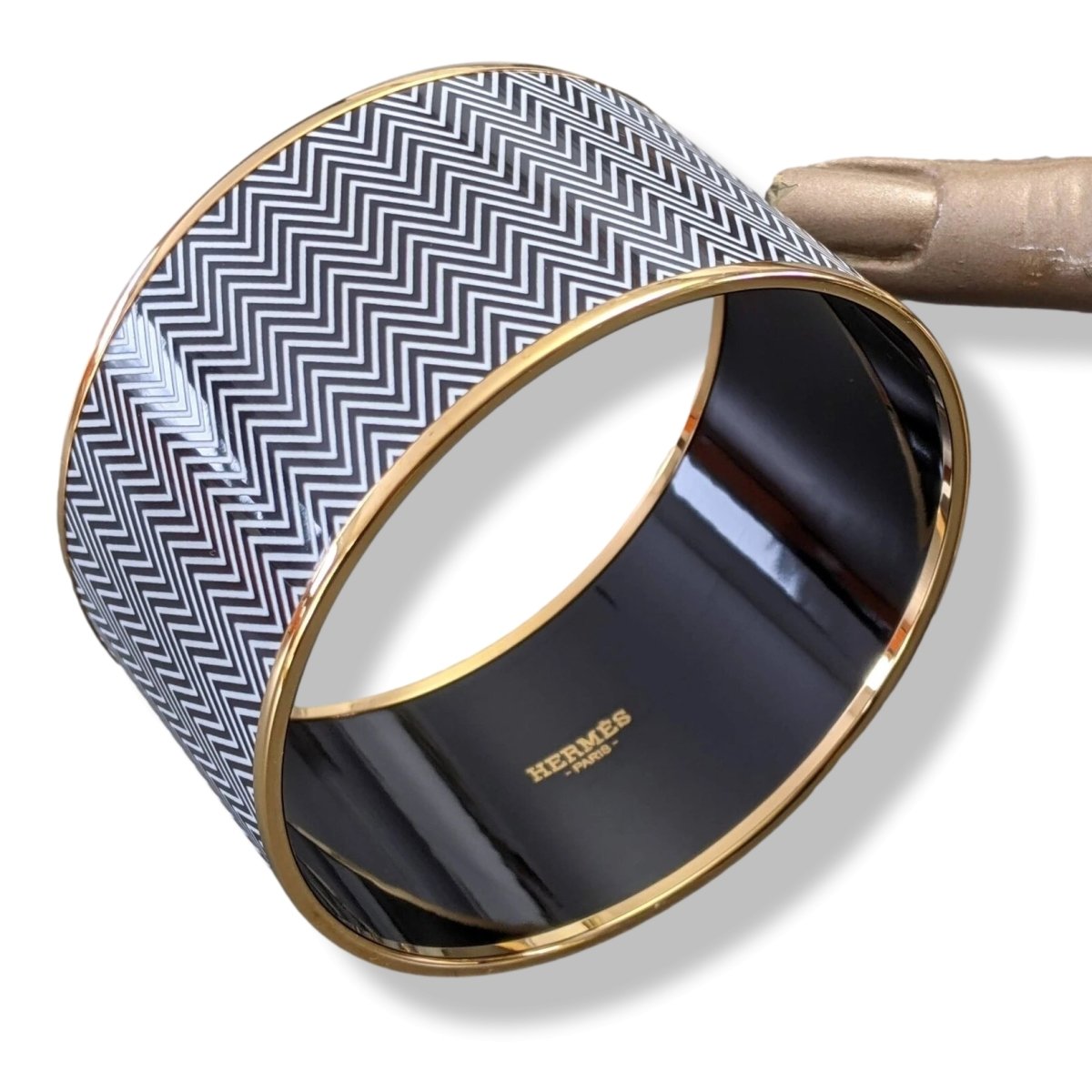 Hermes [121] Enamel CHEVRON XL GHW Bangle Bracelet Sz 070, BNIB! - poupishop