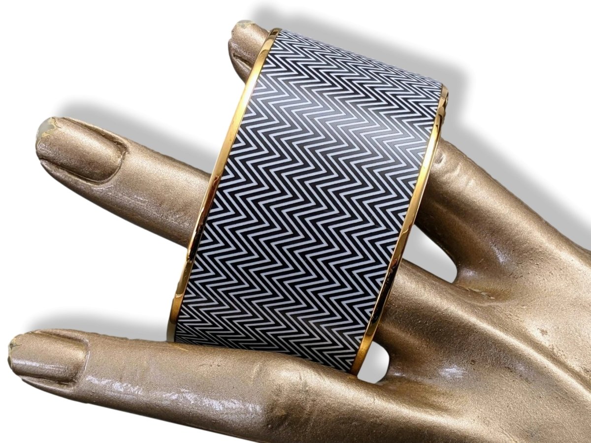 Hermes [121] Enamel CHEVRON XL GHW Bangle Bracelet Sz 070, BNIB! - poupishop