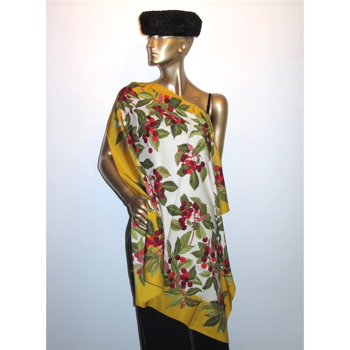 Hermes 1962 Gold White Les Cerises Jacquard Twill Silk 90, Rare! - poupishop