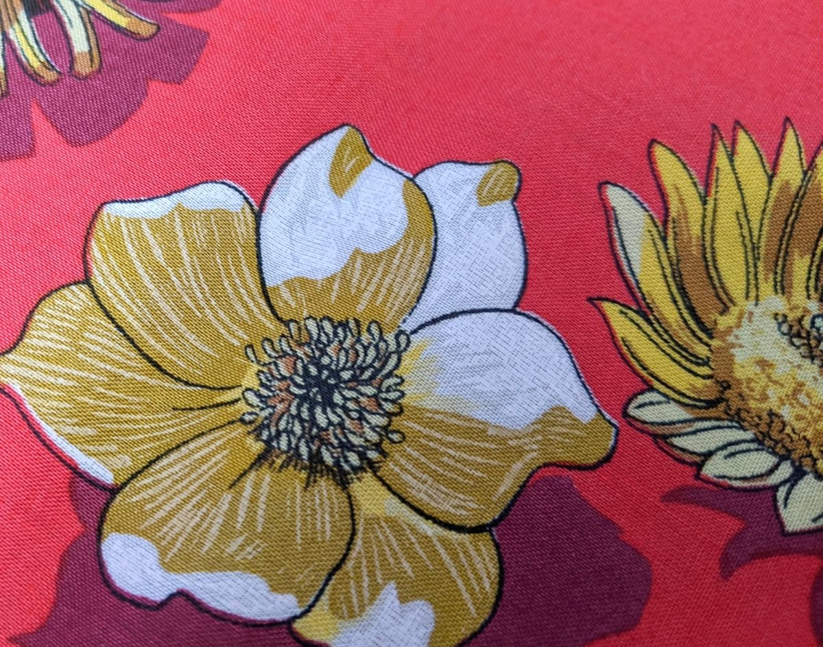 Hermes 1980s Red FLEURS DE MONTAGNE by Caty Latham with Blanc Matt