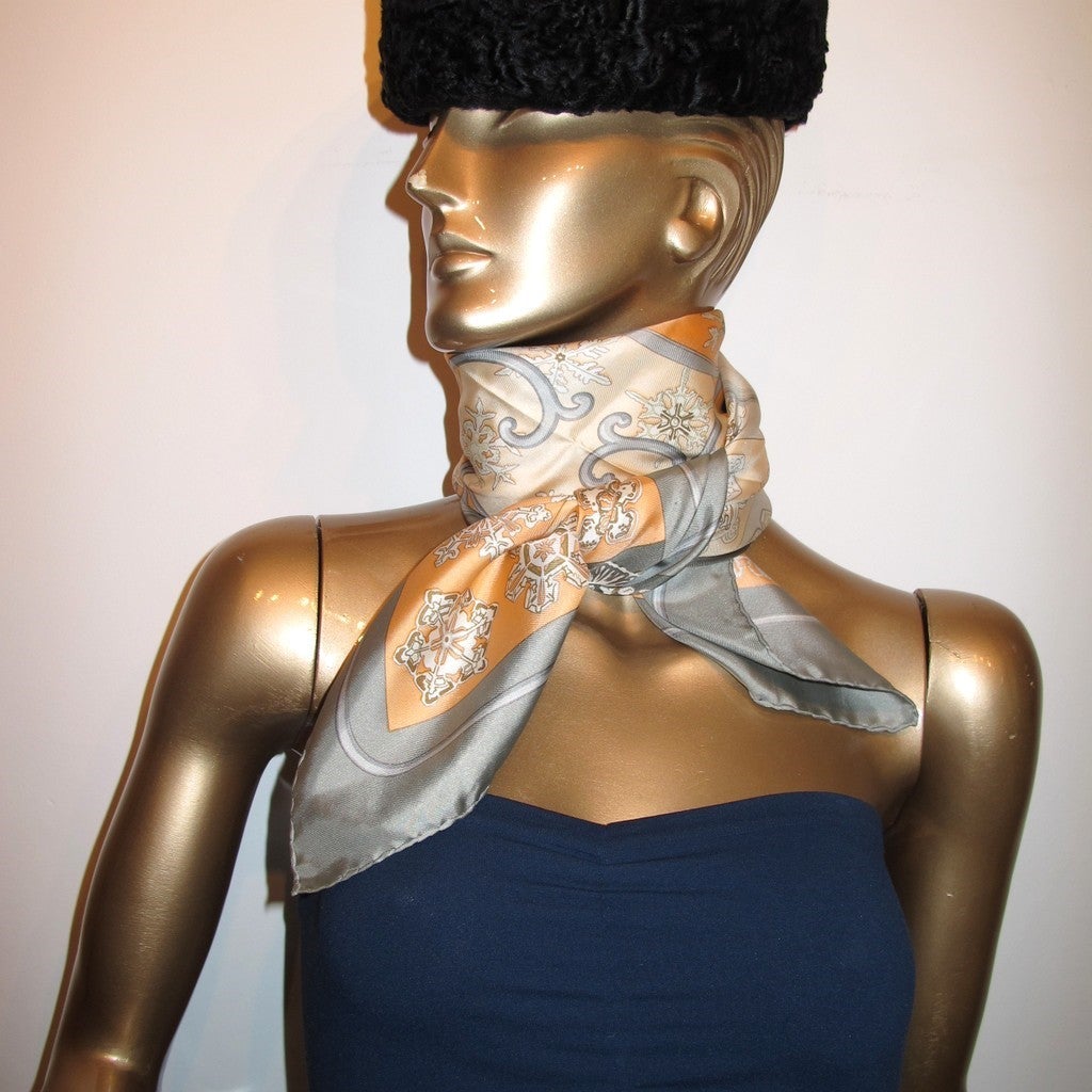 Hermes 1981 Grey Orange Carillons d'Hiver Twill 90