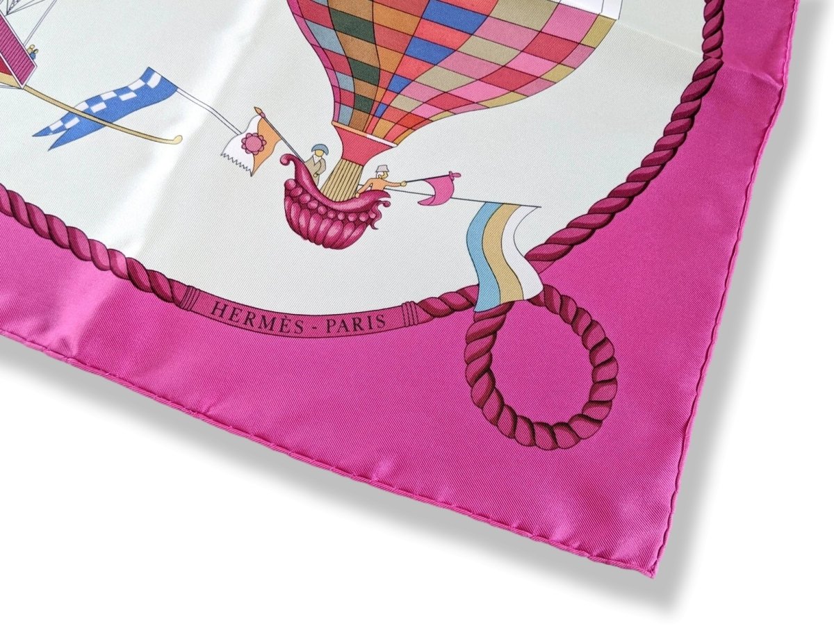 Hermes 1984 Ligth Raspberry/Lime Tree LES FOLIES DU CIEL by Loic Dubigeon Twill 90