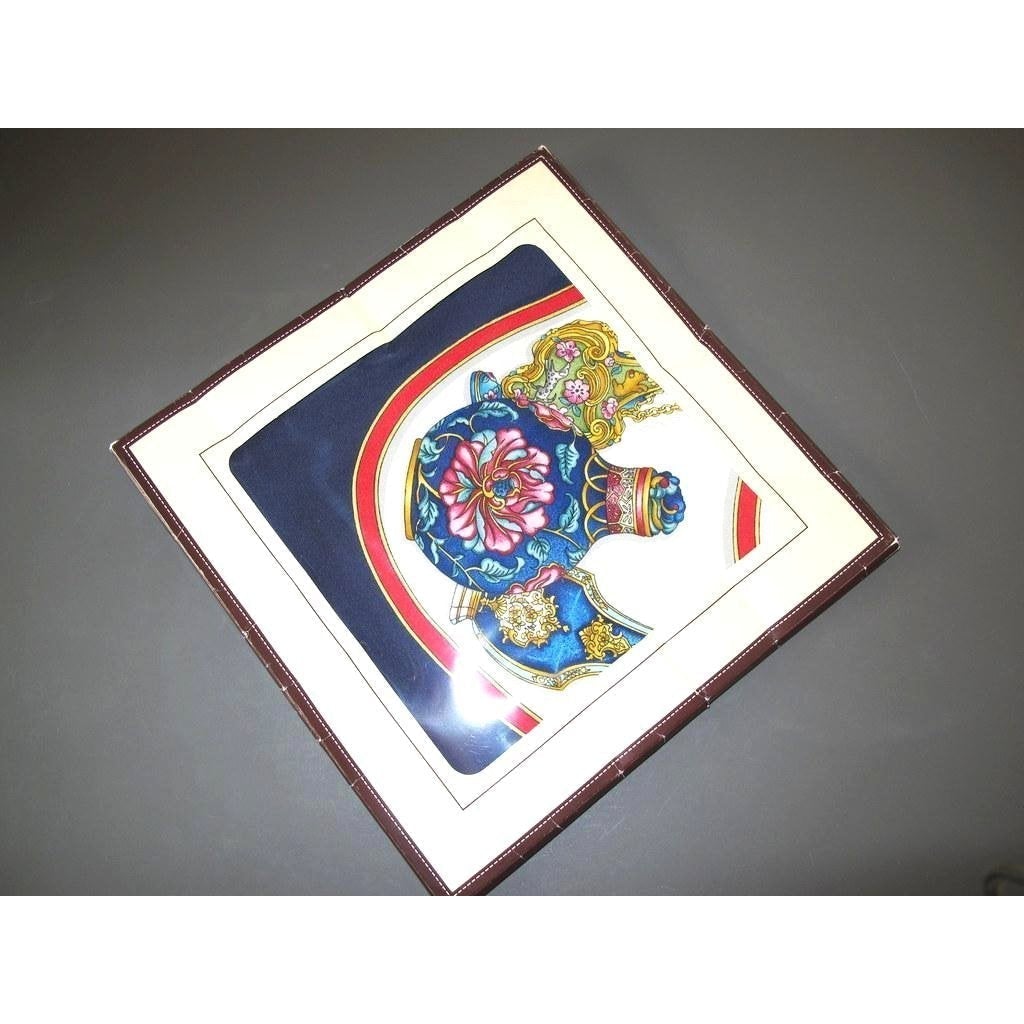 Hermes 1988 Qu'importe le flacon... Twill Silk 90cm New in Pochette!