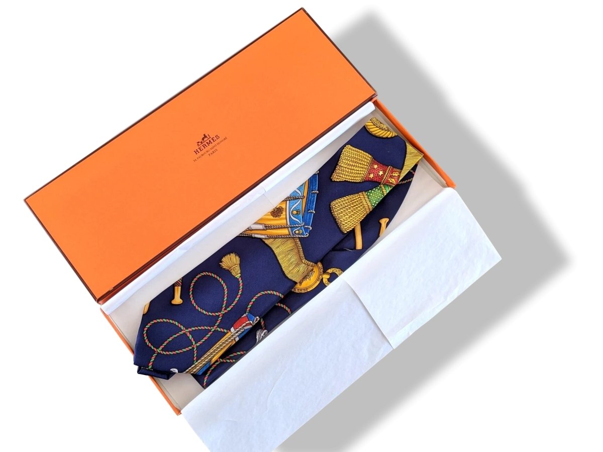 Hermes 1989 Navy/Gold LES TAMBOURS by Joachim Metz Print Scarf Twill Silk Tie, Mint!