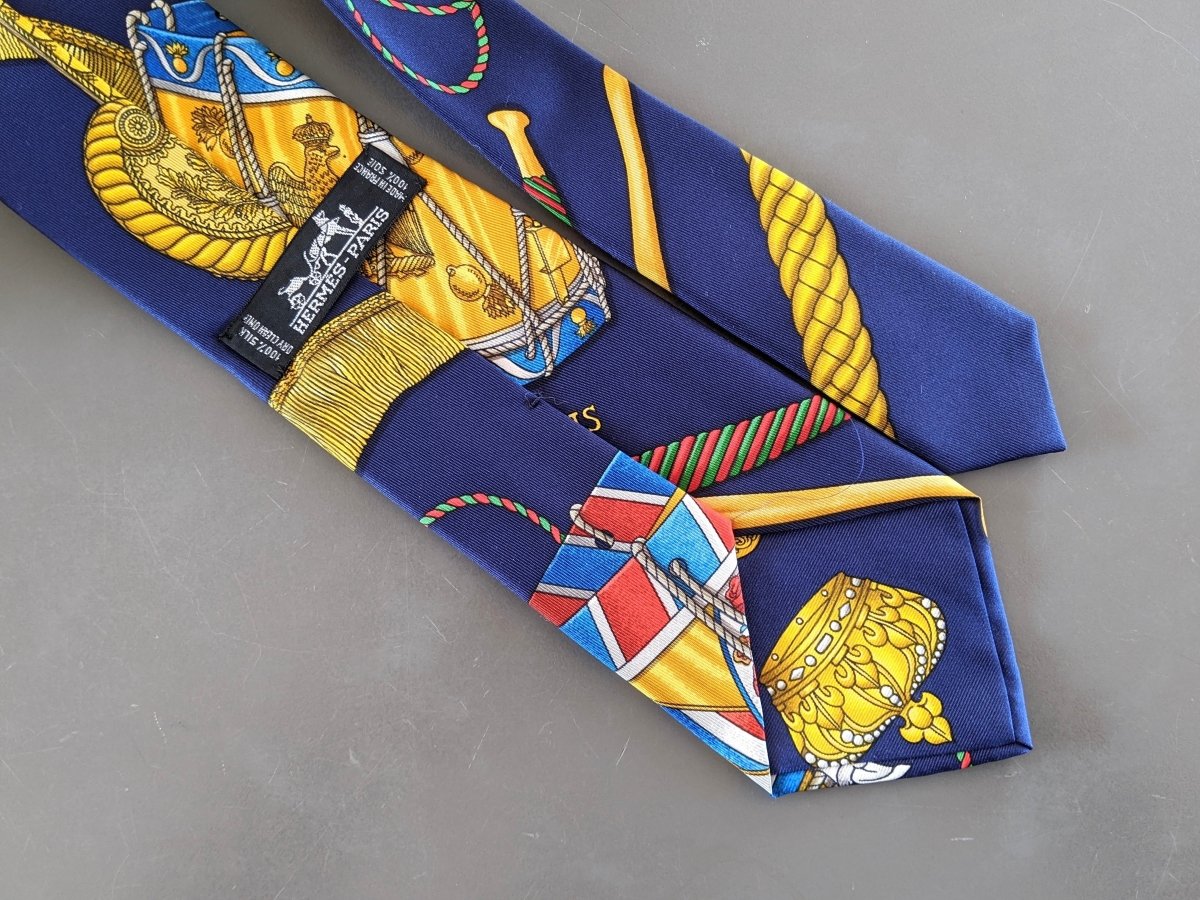 Hermes 1989 Navy/Gold LES TAMBOURS by Joachim Metz Print Scarf Twill Silk Tie, Mint!