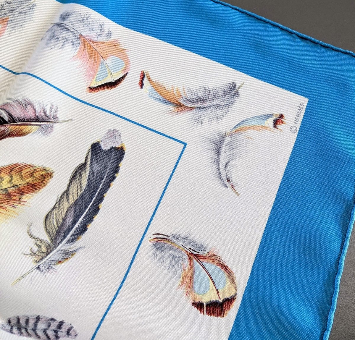 Hermes 1989 Turquoise/White PLUMES by Henri de Linares Twill Silk 90, Lovely! - poupishop