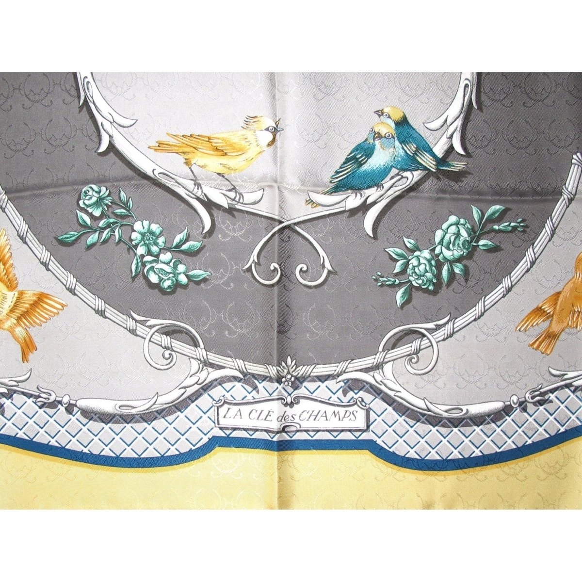 Hermes La Clé des Champs with Blanc Matt Overlay Jacquard Twill Scarf 90