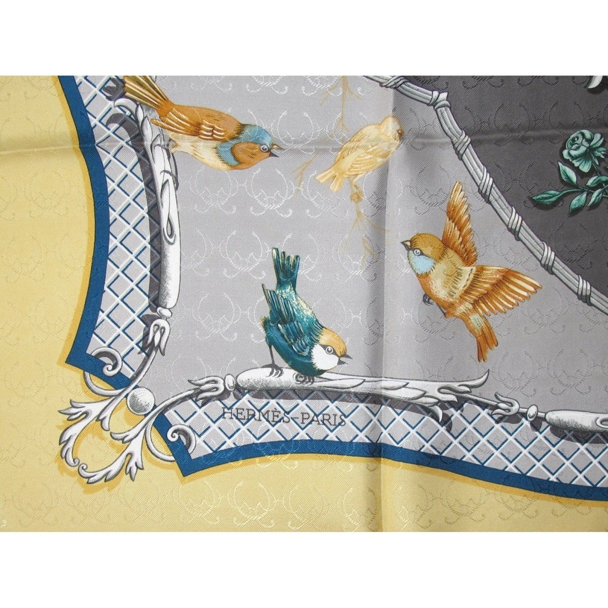 Hermes La Clé des Champs with Blanc Matt Overlay Jacquard Twill Scarf 90